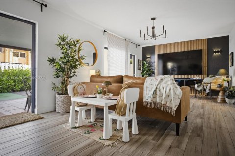 Touwnhouse à vendre à Miami, Floride: 3 chambres, 147.9 m2 № 2055916 - photo 14