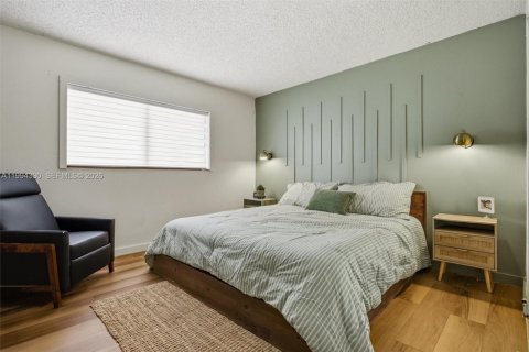 Touwnhouse à vendre à Miami, Floride: 3 chambres, 147.9 m2 № 2055916 - photo 20