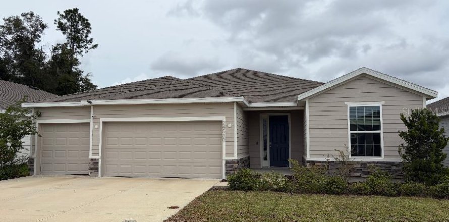 House in Newberry, Florida 4 bedrooms, 228.73 sq.m. № 2405120