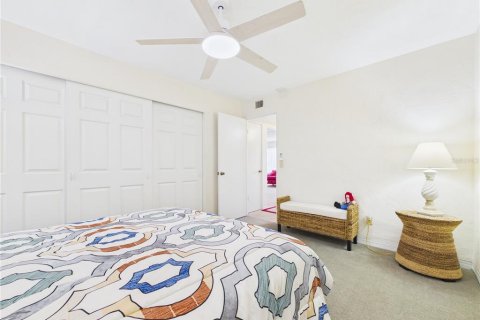 Condo in Clearwater, Florida, 2 bedrooms № 2216407 - photo 18