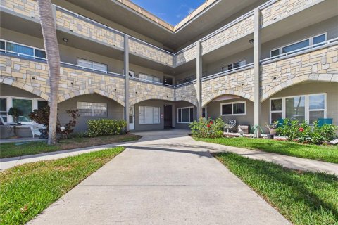 Condo in Clearwater, Florida, 2 bedrooms № 2216407