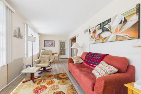 Condo in Clearwater, Florida, 2 bedrooms № 2216407 - photo 16
