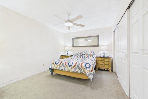 Condo in Clearwater, Florida, 2 bedrooms № 2216407 - photo 15
