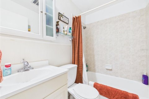 Condo in Clearwater, Florida, 2 bedrooms № 2216407 - photo 22