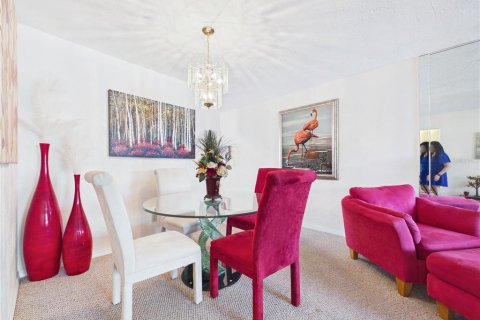 Condo in Clearwater, Florida, 2 bedrooms № 2216407 - photo 5