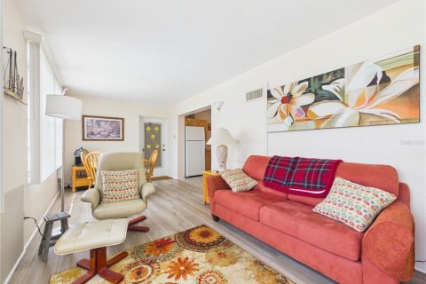 Condo in Clearwater, Florida, 2 bedrooms № 2216407 - photo 13