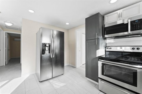 Apartamento en alquiler en Port Richey, Florida, 3 dormitorios, 83.61 m2 № 1553744 - foto 15