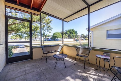 House in Saint Petersburg, Florida 2 bedrooms, 91.69 sq.m. № 1836874 - photo 4