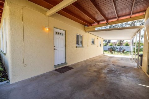 House in Saint Petersburg, Florida 2 bedrooms, 91.69 sq.m. № 1836874 - photo 12