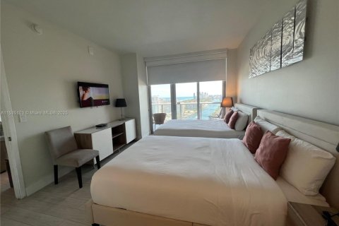 Condo in Hallandale Beach, Florida, 2 bedrooms  № 2089125 - photo 26
