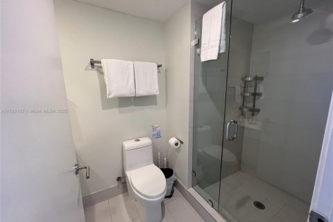 Condo in Hallandale Beach, Florida, 2 bedrooms  № 2089125 - photo 23