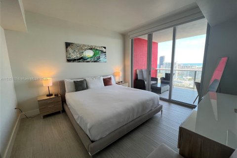 Condo in Hallandale Beach, Florida, 2 bedrooms  № 2089125 - photo 27