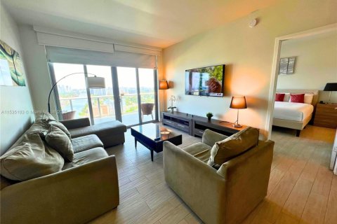 Condo in Hallandale Beach, Florida, 2 bedrooms  № 2089125 - photo 15