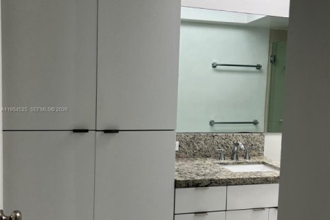 Condominio en alquiler en Key Biscayne, Florida, 1 dormitorio, 77.39 m2 № 2008362 - foto 6