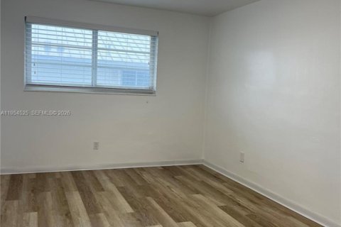 Condominio en alquiler en Key Biscayne, Florida, 1 dormitorio, 77.39 m2 № 2008362 - foto 4