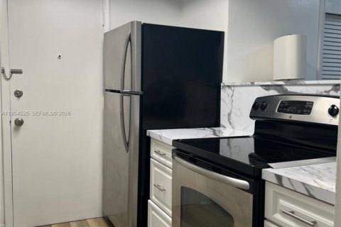 Condominio en alquiler en Key Biscayne, Florida, 1 dormitorio, 77.39 m2 № 2008362 - foto 9