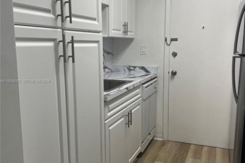 Condominio en alquiler en Key Biscayne, Florida, 1 dormitorio, 77.39 m2 № 2008362 - foto 8