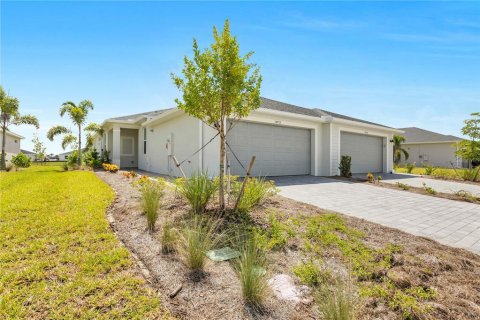 Apartamento en alquiler en Punta Gorda, Florida, 2 dormitorios, 145.3 m2 № 1911180 - foto 2