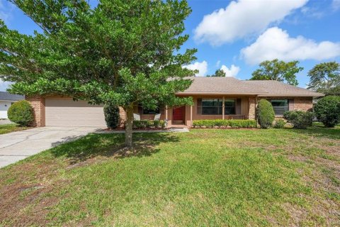 House in Orlando, Florida 3 bedrooms, 170.1 sq.m. № 2112755