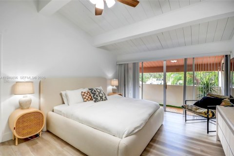 Townhouse in Miami, Florida 3 bedrooms, 156.08 sq.m. № 2003356 - photo 13