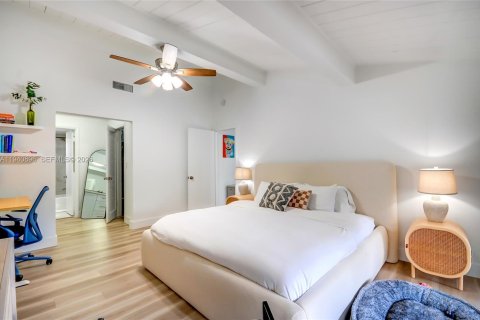 Townhouse in Miami, Florida 3 bedrooms, 156.08 sq.m. № 2003356 - photo 14