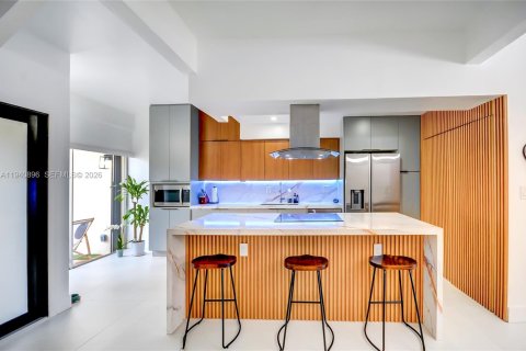 Townhouse in Miami, Florida 3 bedrooms, 156.08 sq.m. № 2003356 - photo 3