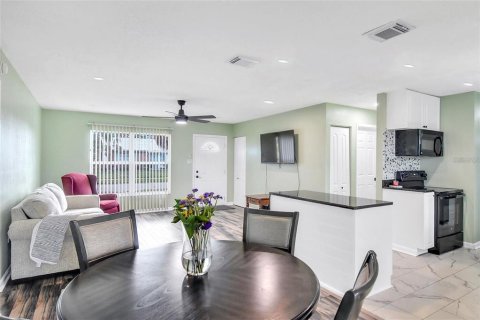 Casa en venta en Port Charlotte, Florida, 2 dormitorios, 97.55 m2 № 1909183 - foto 3