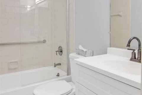 Casa en venta en Port Charlotte, Florida, 2 dormitorios, 97.55 m2 № 1909183 - foto 24
