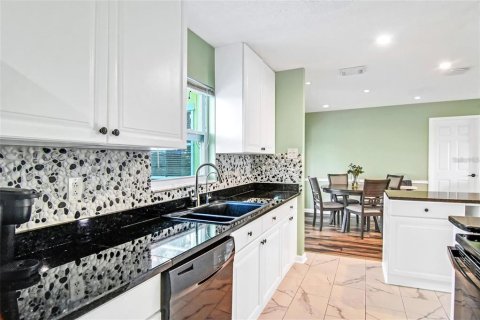 Casa en venta en Port Charlotte, Florida, 2 dormitorios, 97.55 m2 № 1909183 - foto 13