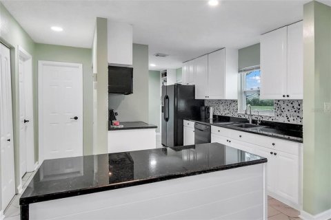 Casa en venta en Port Charlotte, Florida, 2 dormitorios, 97.55 m2 № 1909183 - foto 10