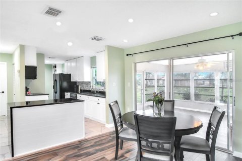 Casa en venta en Port Charlotte, Florida, 2 dormitorios, 97.55 m2 № 1909183 - foto 9