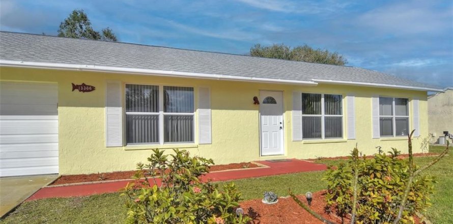 Casa en Port Charlotte, Florida 2 dormitorios, 97.55 m2 № 1909183