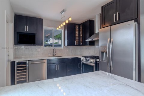 Casa en venta en Palmetto Bay, Florida, 3 dormitorios, 118.17 m2 № 1965988 - foto 25