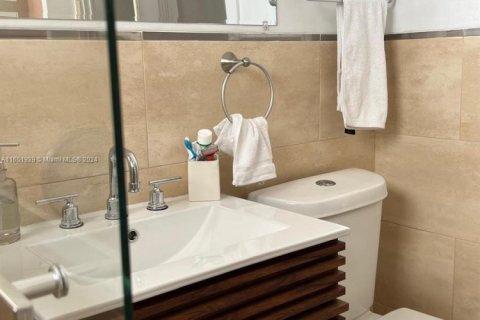 Condo in Miami Beach, Florida, 1 bedroom  № 1868170 - photo 8