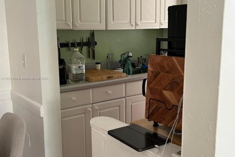 Condo in Miami Beach, Florida, 1 bedroom  № 1868170 - photo 5