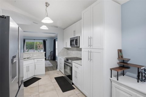 Casa en venta en Orlando, Florida, 4 dormitorios, 174.1 m2 № 2208433 - foto 13