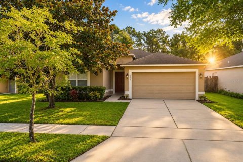 House in Orlando, Florida 4 bedrooms, 174.1 sq.m. № 2208433