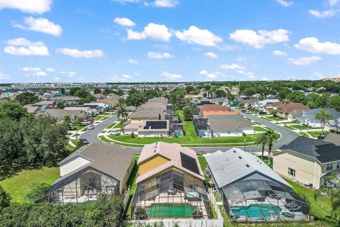 House in Kissimmee, Florida 5 bedrooms, 248.7 sq.m. № 1553108 - photo 3