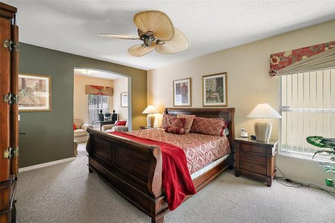 House in Kissimmee, Florida 5 bedrooms, 248.7 sq.m. № 1553108 - photo 12