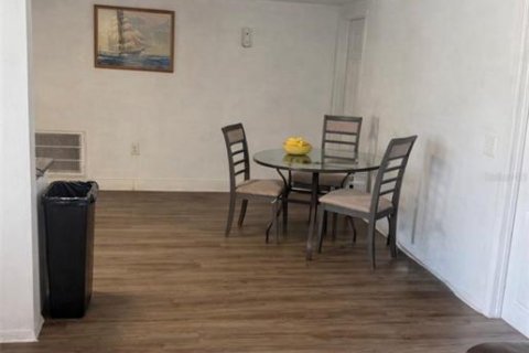 Купить виллу или дом в Нью-Порт-Ричи, Флорида 10 комнат, 162.39м2, № 2099176 - фото 5
