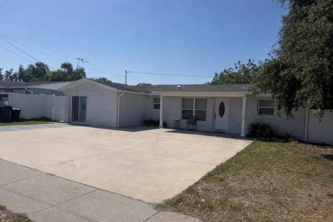 Villa ou maison à New Port Richey, Floride 4 chambres, 162.39 m2 № 2099176