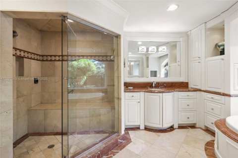 House in Pinecrest, Florida 6 bedrooms, 568.19 sq.m. № 1944436 - photo 30