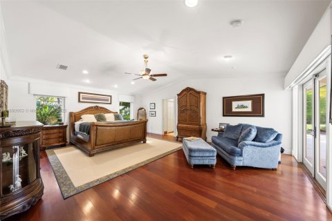 House in Pinecrest, Florida 6 bedrooms, 568.19 sq.m. № 1944436 - photo 28