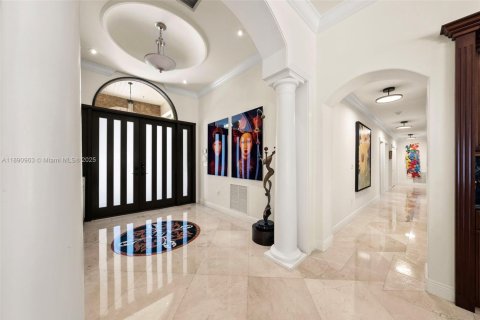 House in Pinecrest, Florida 6 bedrooms, 568.19 sq.m. № 1944436 - photo 14