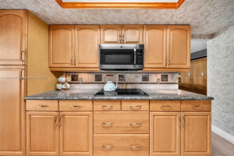 Copropriété à vendre à Coral Gables, Floride: 2 chambres, 137.68 m2 № 1927202 - photo 11