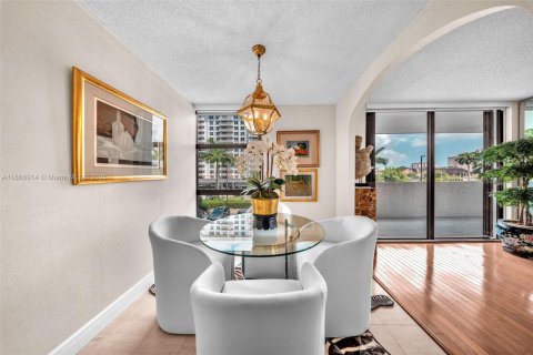 Copropriété à vendre à Coral Gables, Floride: 2 chambres, 137.68 m2 № 1927202 - photo 1