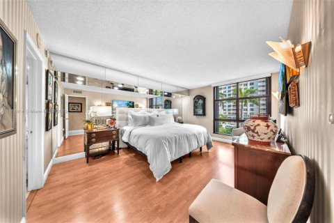 Copropriété à vendre à Coral Gables, Floride: 2 chambres, 137.68 m2 № 1927202 - photo 20