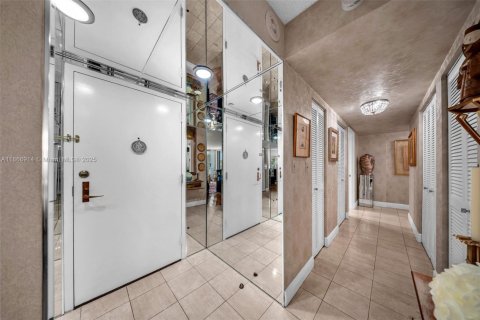 Copropriété à vendre à Coral Gables, Floride: 2 chambres, 137.68 m2 № 1927202 - photo 14