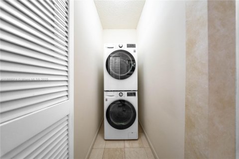 Copropriété à vendre à Coral Gables, Floride: 2 chambres, 137.68 m2 № 1927202 - photo 13