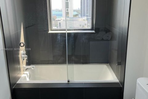 Снять в аренду кондоминиум в Майами, Флорида 2 спальни, 93.74м2, № 2050900 - фото 13